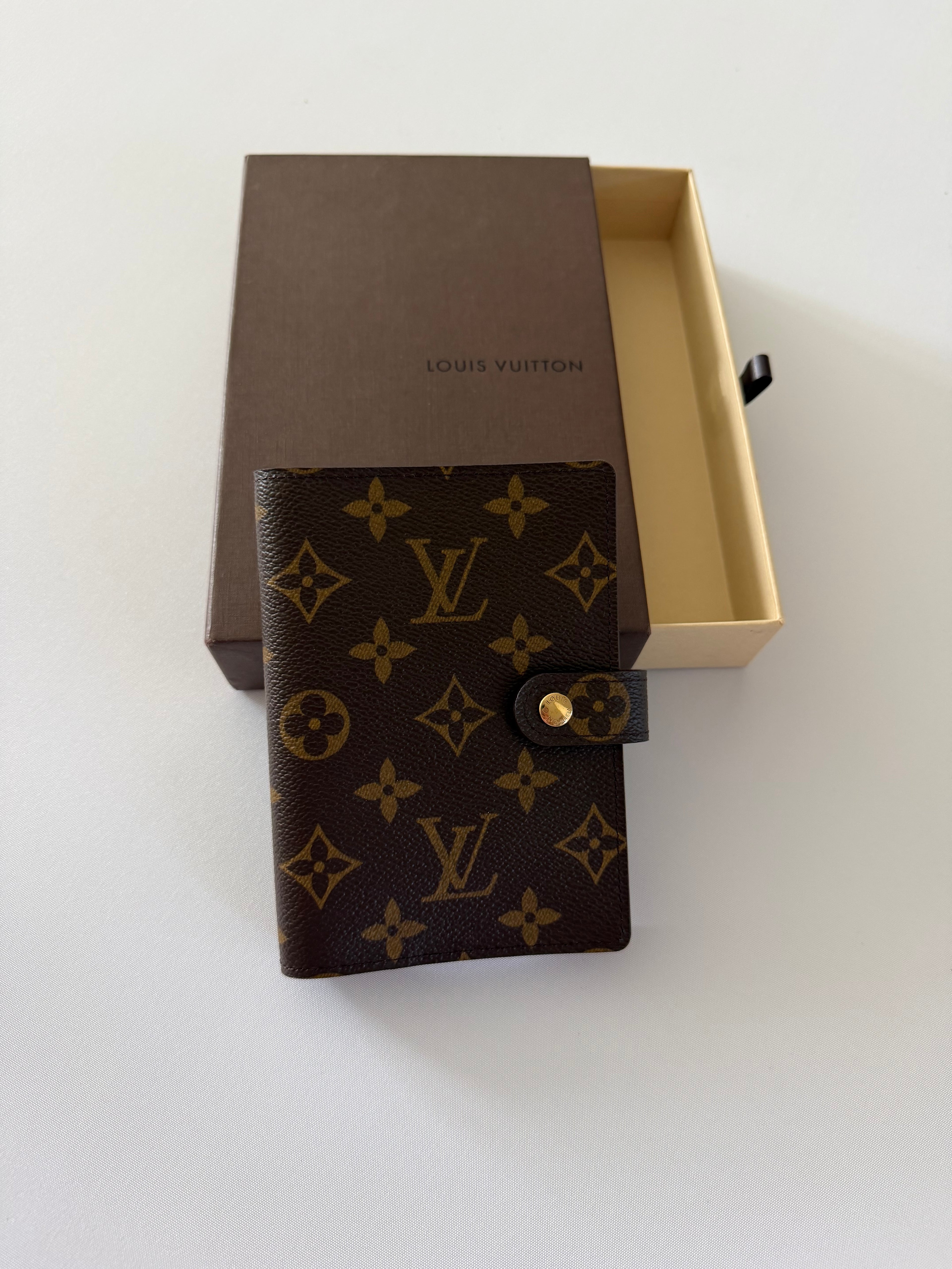 Louis Vuitton Monogram Agenda PM Ring Planner Cover Passport Holder LV Organizer Brown Canvas Gold Hardware Made in Spain