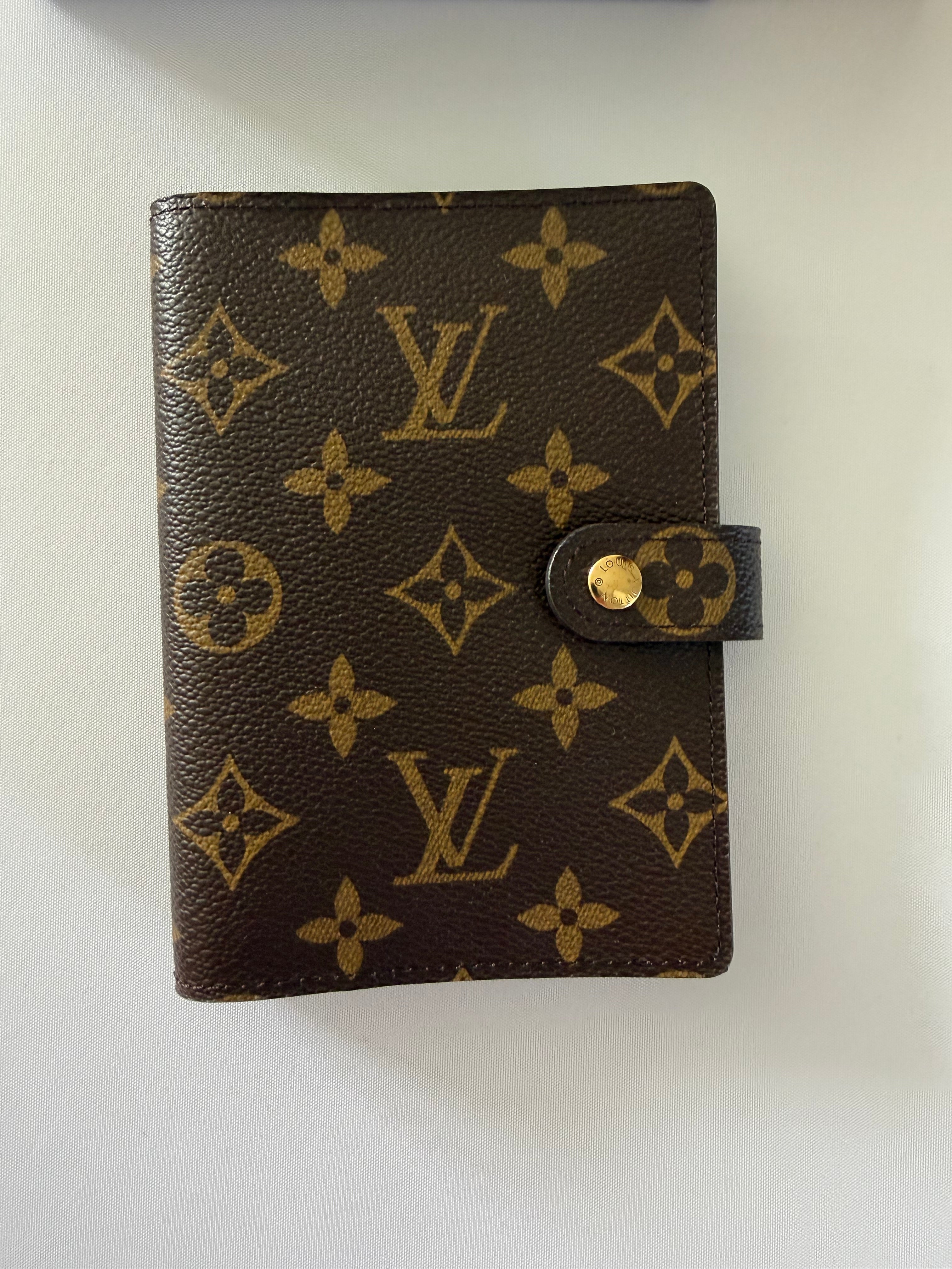 Louis Vuitton Monogram Agenda PM Ring Planner Cover Passport Holder LV Organizer Brown Canvas Gold Hardware Made in Spain
