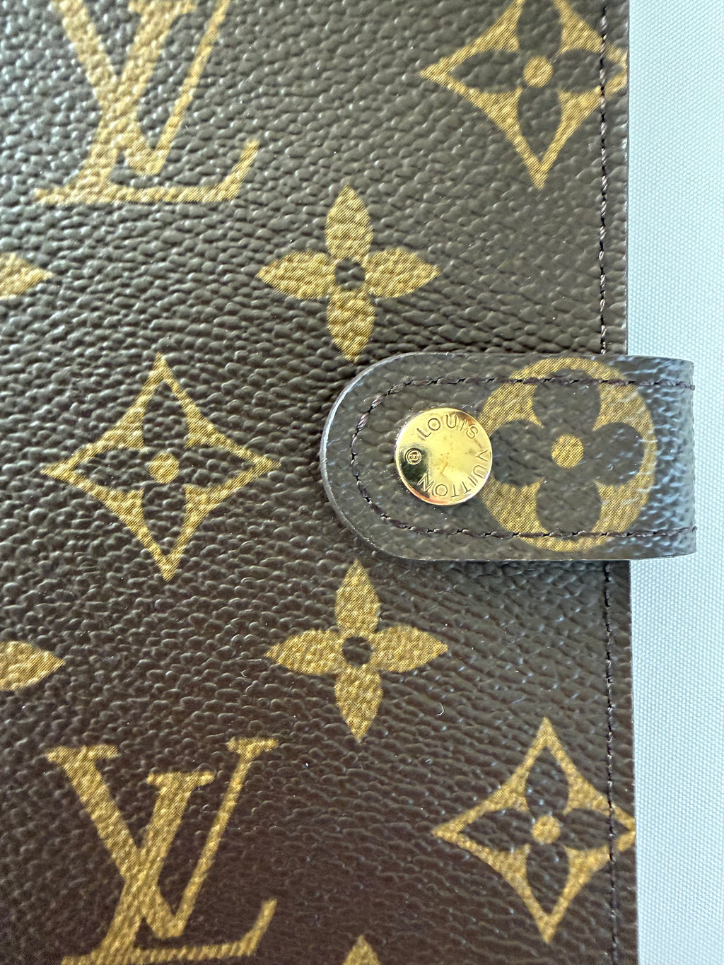 Louis Vuitton Monogram Agenda PM Ring Planner Cover Passport Holder LV Organizer Brown Canvas Gold Hardware Made in Spain