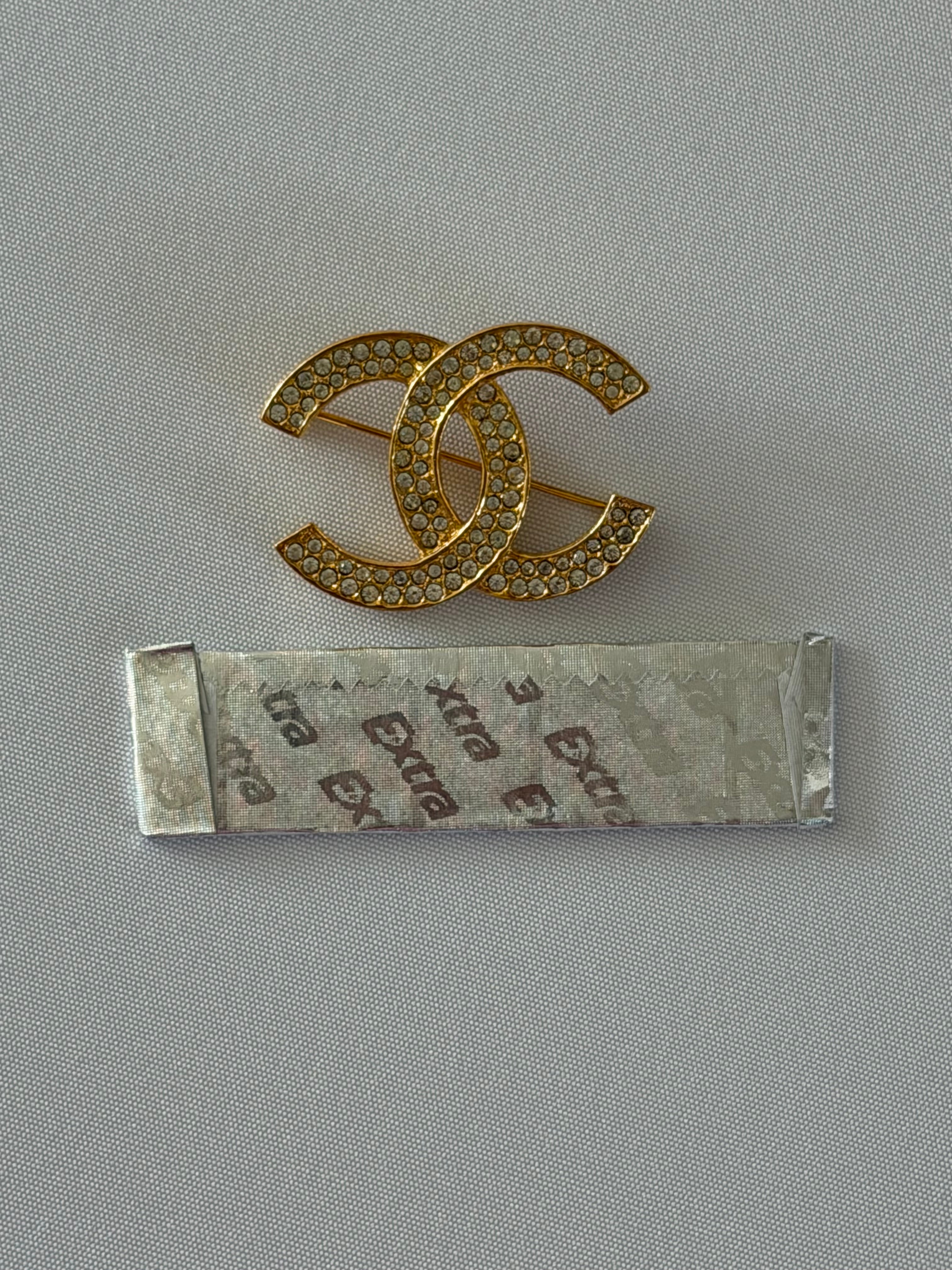 Chanel Vintage CC Crystal Brooch Gold Tone Rhinestone Logo Pin Classic CC