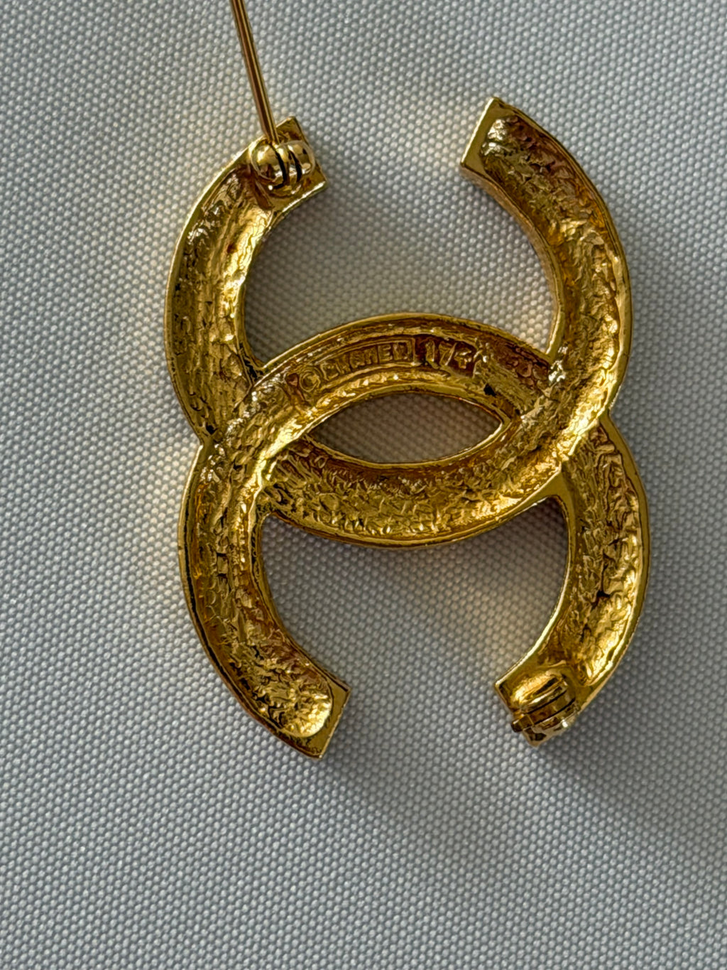 Chanel Vintage CC Crystal Brooch Gold Tone Rhinestone Logo Pin Classic CC