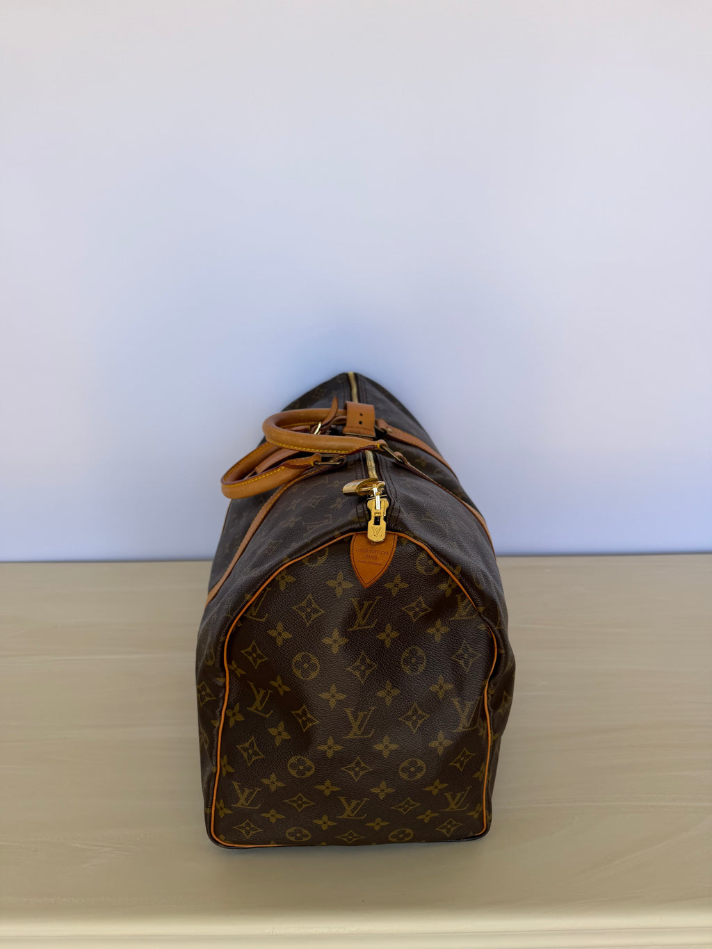 Louis Vuitton Vintage Monogram Keepall 50 Duffel Bag Travel Bag with Vachetta Leather Trim & Lock – Made in France